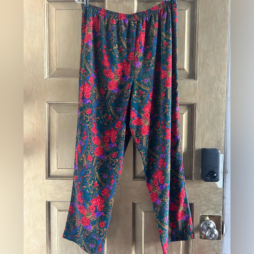 90s Victoria’s Secret gold label floral pants